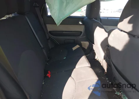 2010 Mercury Mariner z USA, uszkodzony, nr VIN 4M2CN9B77AKJ18284